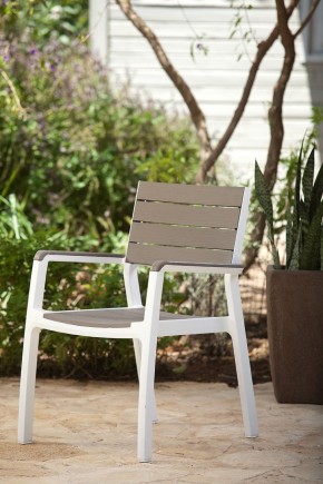 Стул c подлокотниками Гармония (Harmony armchair) белый-капучино в Краснокамске - krasnokamsk.mebel24.online | фото 1